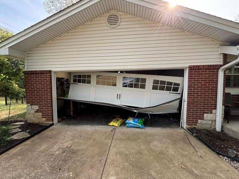Emergency garage door repair service St. Louis MO - fast response