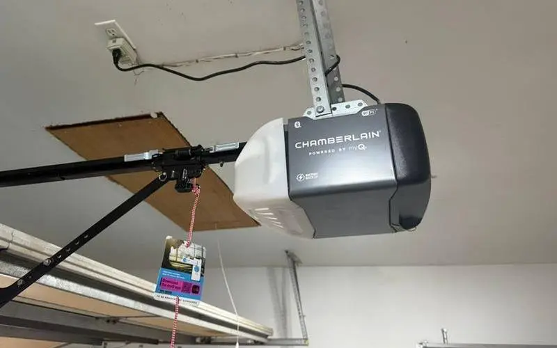 Garage door opener repair and installation St. Louis MO